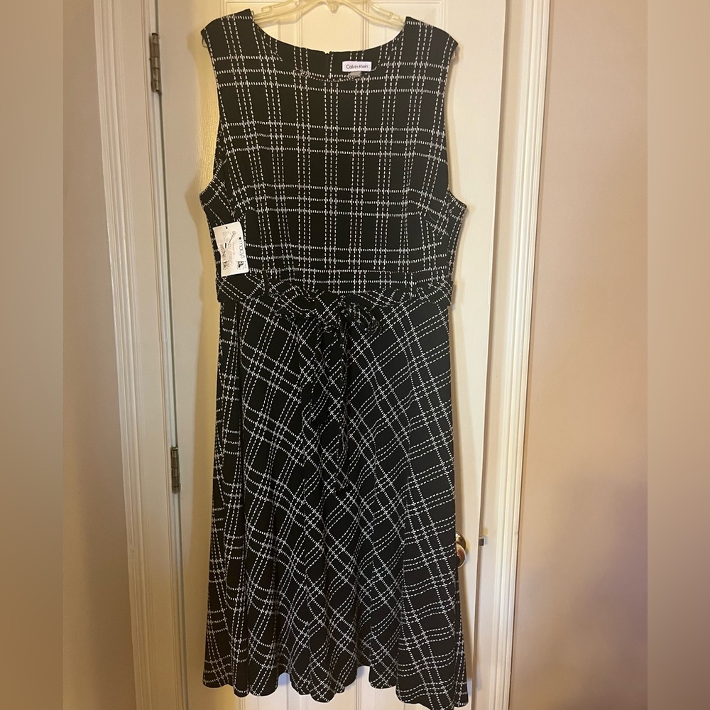 Calvin Klein Elegant Black and White Plaid Dress 22W NWT